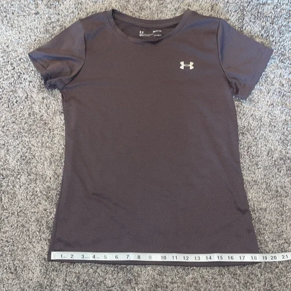 Women's Short Sleeve Purple Loose Fit Heat Gear Under Armour Shirt - Picture 4 of 6